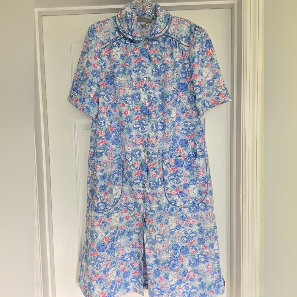 Vintage Vandemere Elegant Blue Floral Nightgown- Grandma- Women's- Housecoat